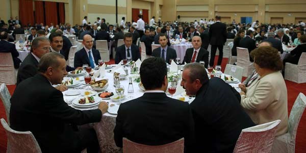 Erdoan'dan milletvekili ve belediye bakanlarna iftar