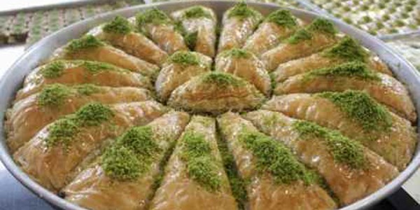 Savaş, fıstık, ceviz ve baklava fiyatlarını uçurdu