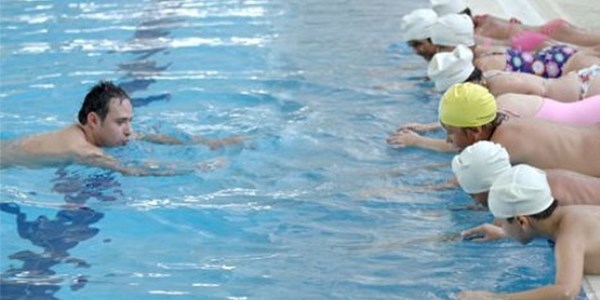 Bilinçli yüzme kilo kontrolü sağlıyor