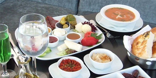 İftarda yemeğe 10 dakika mola verin