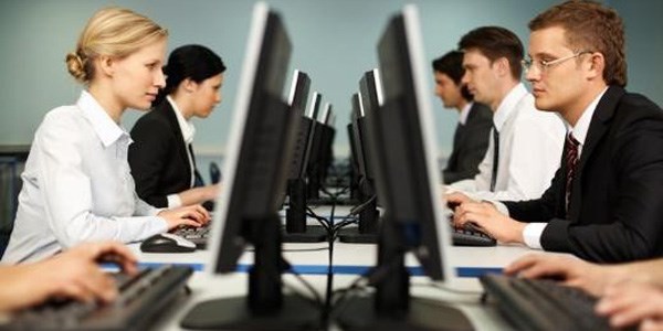 Bütün gün oturarak çalışıyorsanız dikkat!