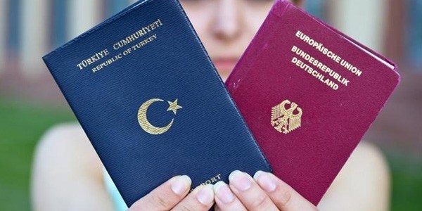 Almanya'da yeni çifte vatandaşlık yasa tasarısı onaylandı