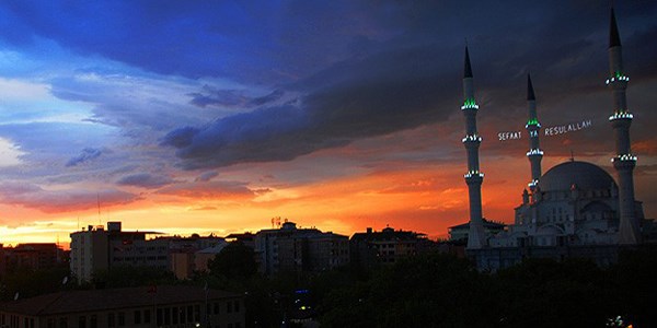 Bu ilimizde iki defa iftar açılıyor!