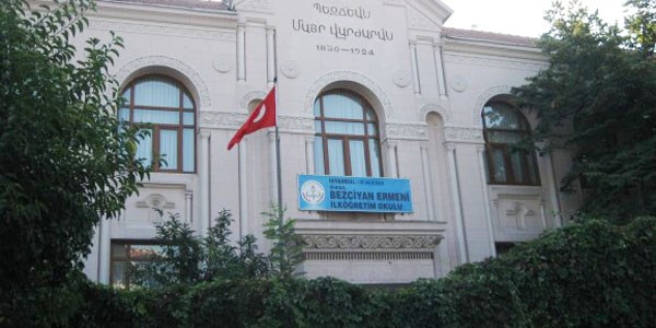 Azınlık okullarında isim krizi