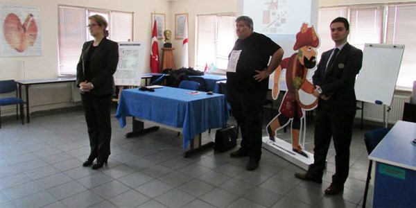 Şiddeti, sağlıklı iletişimle azalttılar