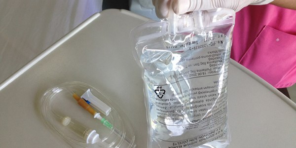 Serum poşetlerinde kanserojen madde çıktı!