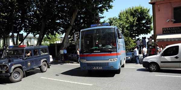 KCK ana davas�nda tutuklu kalmad�