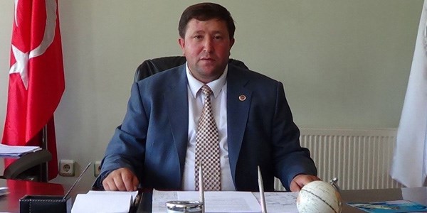 Belde belediye başkanı partisinden istifa etti