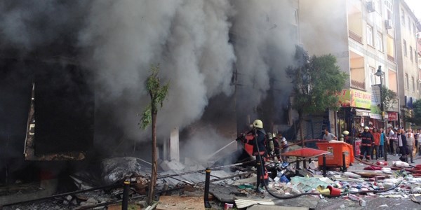 �stanbul Zeytinburnu'nda patlama: 2 �l�, 4 yaral�