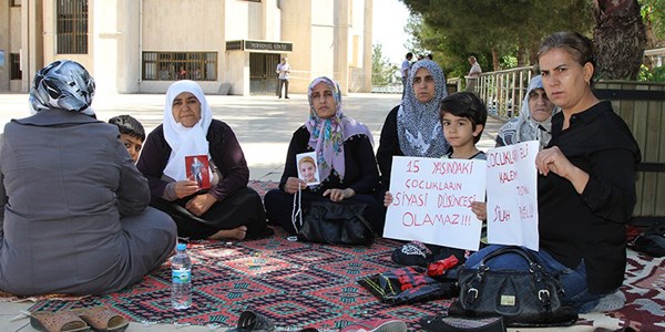 PKK'ya katılan öğrenci annesine kaçtı