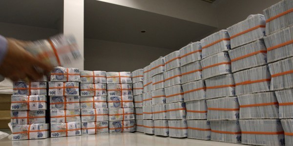 Bütçe gelirleri yüzde 10,2 arttı