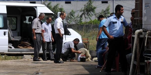 Kaçak akaryakıt baskını: 1 polis vuruldu!