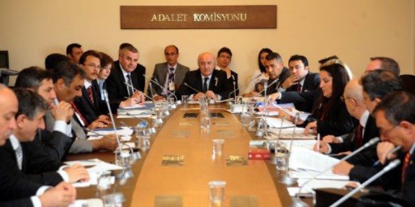 Avukatların soruşturma dosyası yetkisi kısıtlanıyor