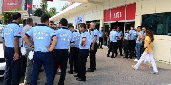 Denetim yapan zabıtalara dolmuşcu dayağı