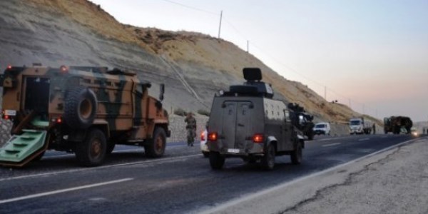 Mardin'de askeri ara devrildi: 9 yaral