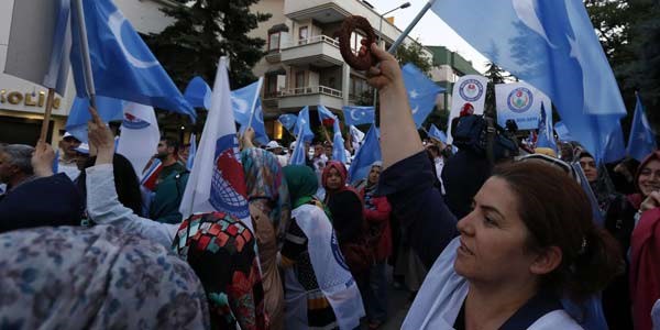 Memur-Sen, Uygur'lara yap�lan zulm� protesto etti