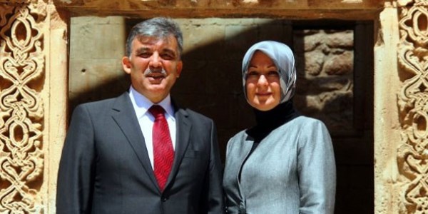 Gül'e eşi hariç herkes 'Siyasete dön' diyor