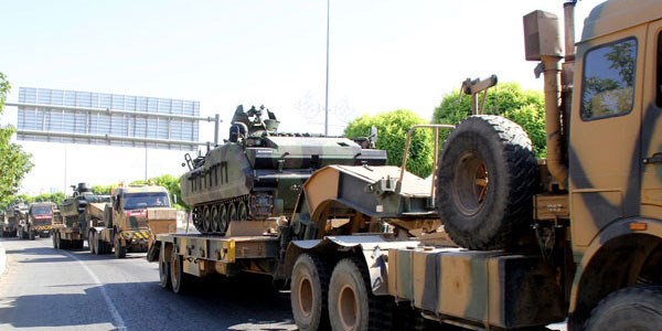 Suriye s�n�r�na z�rhl� ara� sevkiyat�