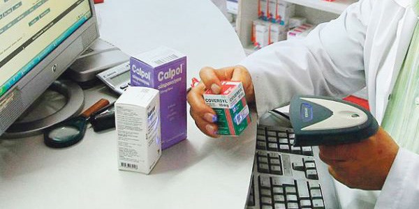 Eczaneler kredi kartıyla ilaç satışını durduruyor