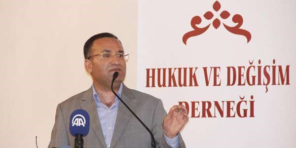 Bozdağ: Bazı idare mahkemesi kararları, başka yerlerde yazılıyor