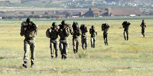 TSK'nın göz bebeği komandolar brövelerini aldı