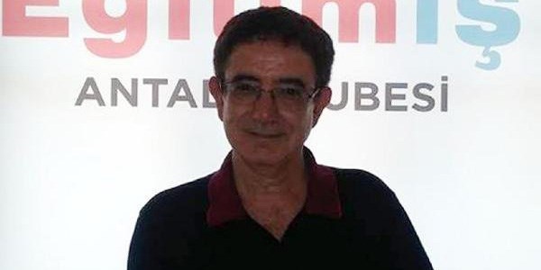 35 yıllık öğretmeni emekli eden görüntü