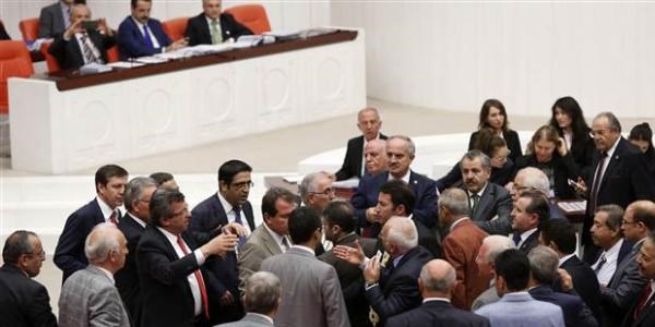 TBMM'de HDP ve Ak Parti arasında gerginlik