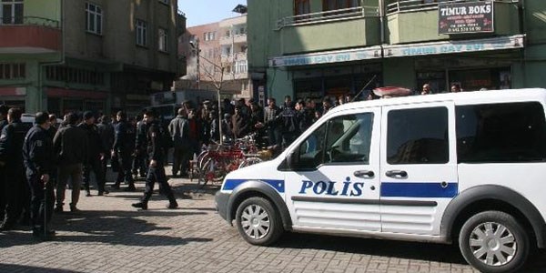 Iğdır'da polis ekiplerine taşlı, sopalı saldırı