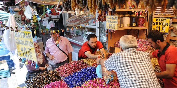 Bayram öncesinde alışveriş yoğunluğu