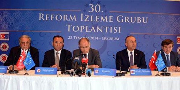 Davutoğlu: Gazze'den alarm haberleri geliyor