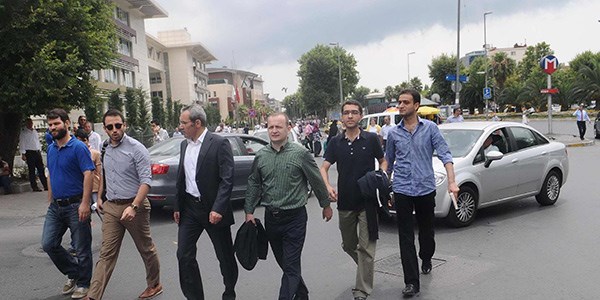 ��peli polislere zor sorular!