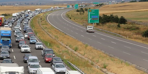 Trafik stanbul'u kilitledi