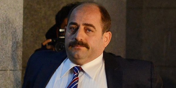 Zekeriya Öz teyzesinin oğlunu da dinletmiş