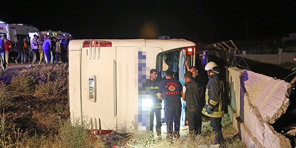 Kayseri'de otobs devrildi: 49 yaral