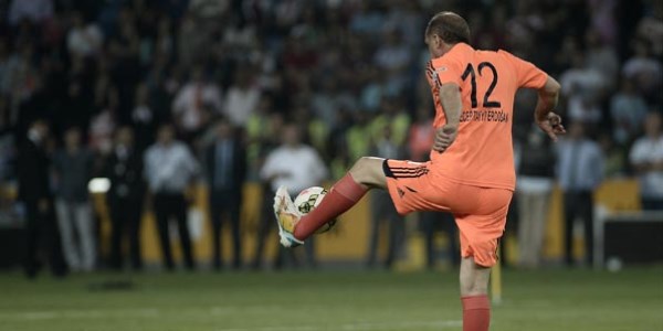 Erdoğan'ın formasında Köşk mesajı