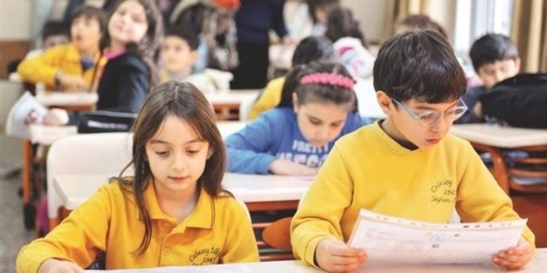 Okullara isteğe göre mescit hakkı