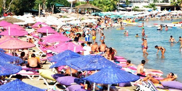 Tatilciler plajları doldurdu