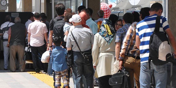 Yüksek Hızlı Tren biletleri bedava olunca tükendi