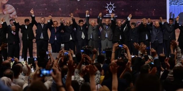 14 Belediye Başkanı Ak Parti'ye katıldı!