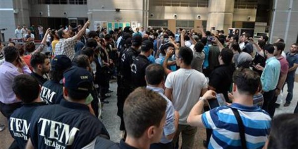 Polis avukatlarından protesto