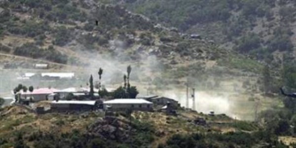 S�n�rda iki karakola taciz ate�i