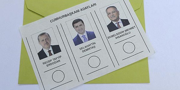Cumhurbaşkanı adaylarının beden dilleri