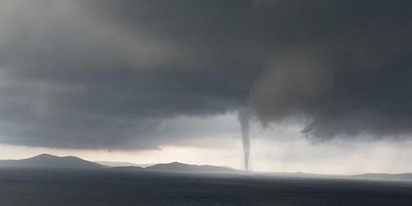 Marmara Adası'nda hortum korkuttu