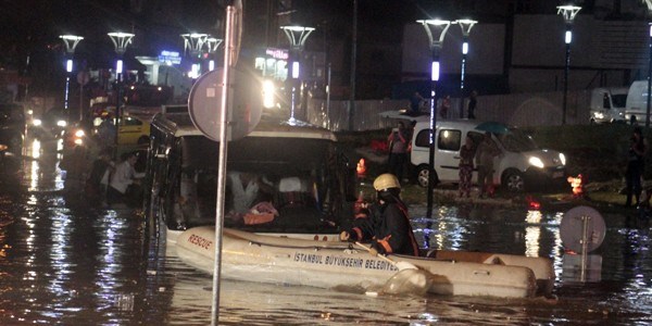 İstanbul'da şiddetli yağış etkili oldu