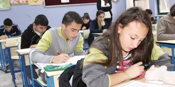 Liseye gidecek öğrenci tedirgin