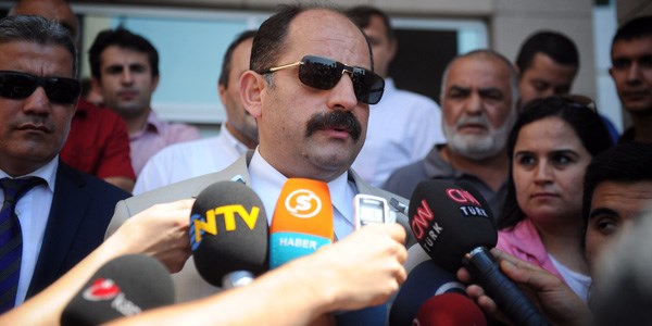 Öz'den Başbakan ve Ala için suç duyurusu