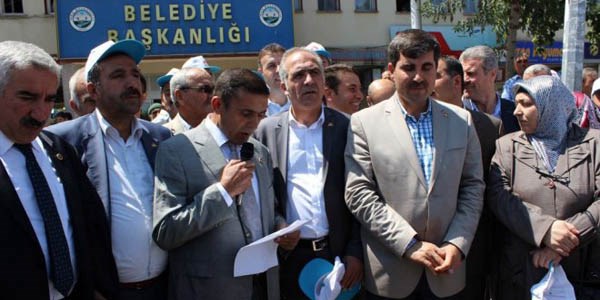 MHP'de çatı istifası