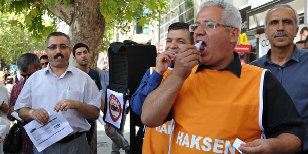 HAKSEN'li memurlardan enflasyon farkı eylemi