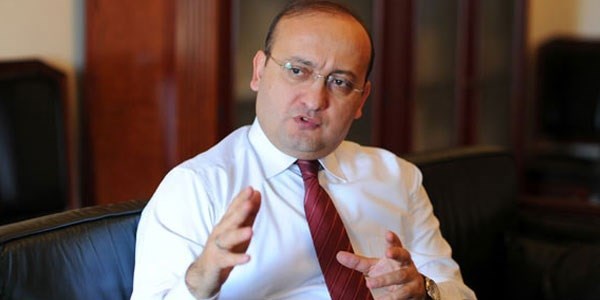 Akdoğan'dan Gül'e: Sana diyet borcumuz yok!