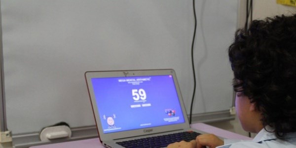 Saylarla dans eden ocuklar